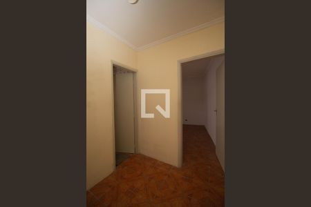 Corredor de casa para alugar com 2 quartos, 110m² em Jardim Regina, São Paulo