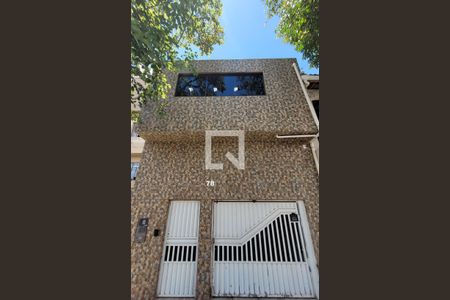 Casa à venda com 125m², 3 quartos e 1 vaga Casa à venda com 125m², 3 quartos e 1 vagaFachada