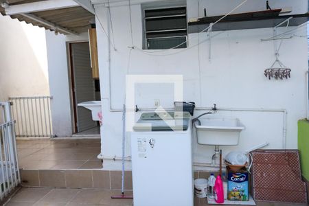 Casa à venda com 118m², 3 quartos e 2 vagasBanheiro de Serviço