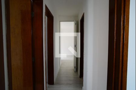 Corredor de apartamento para alugar com 3 quartos, 64m² em Vila Butantã, São Paulo