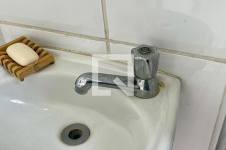 Apartamento à venda com 80m², 2 quartos e sem vaga Apartamento à venda com 80m², 2 quartos e sem vagaBanheiro de serviço