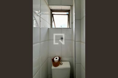 Apartamento à venda com 80m², 2 quartos e sem vaga Apartamento à venda com 80m², 2 quartos e sem vagaBanheiro de serviço