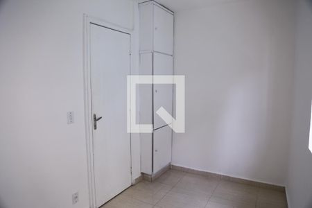 Quarto 2 de casa para alugar com 4 quartos, 170m² em Vila Cavaton, São Paulo