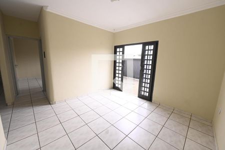 Sala de casa para alugar com 2 quartos, 150m² em Residencial Celina Park, Goiânia