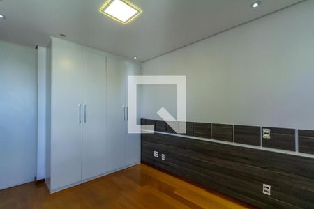 Apartamento à venda com 96m², 2 quartos e 2 vagas Apartamento à venda com 96m², 2 quartos e 2 vagasSuíte