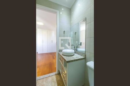 Apartamento à venda com 96m², 2 quartos e 2 vagas Apartamento à venda com 96m², 2 quartos e 2 vagasBanheiro da Suíte