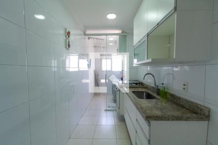 Apartamento à venda com 96m², 2 quartos e 2 vagas Apartamento à venda com 96m², 2 quartos e 2 vagasCozinha e Área de Serviço