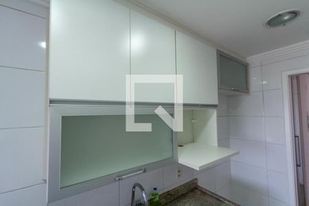Apartamento à venda com 96m², 2 quartos e 2 vagas Apartamento à venda com 96m², 2 quartos e 2 vagasCozinha e Área de Serviço