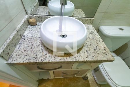 Apartamento à venda com 96m², 2 quartos e 2 vagas Apartamento à venda com 96m², 2 quartos e 2 vagasBanheiro da Suíte