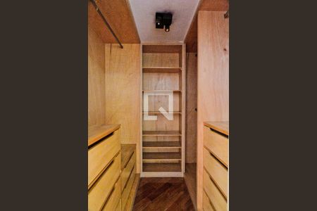 Casa para alugar com 650m², 4 quartos e 8 vagas Casa para alugar com 650m², 4 quartos e 8 vagasSuíte 2