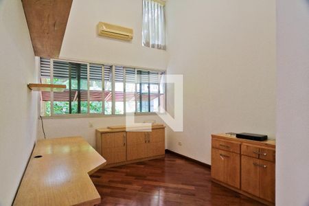 Casa para alugar com 650m², 4 quartos e 8 vagas Casa para alugar com 650m², 4 quartos e 8 vagasSuíte 4