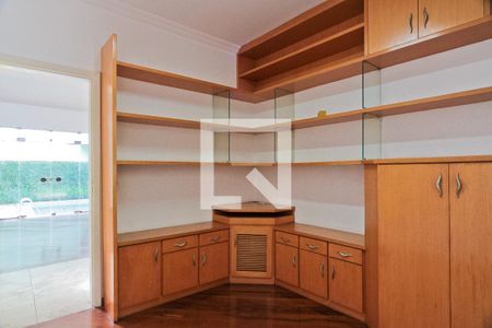 Casa para alugar com 650m², 4 quartos e 8 vagas Casa para alugar com 650m², 4 quartos e 8 vagasEscritório