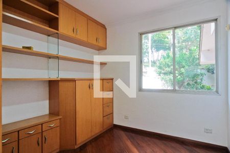 Casa para alugar com 650m², 4 quartos e 8 vagas Casa para alugar com 650m², 4 quartos e 8 vagasEscritório