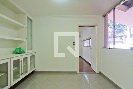 Casa para alugar com 650m², 4 quartos e 8 vagas Casa para alugar com 650m², 4 quartos e 8 vagasCopa