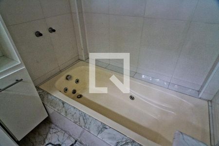 Casa para alugar com 650m², 4 quartos e 8 vagas Casa para alugar com 650m², 4 quartos e 8 vagasBanheiro da Suíte 3