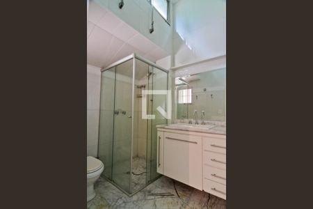 Casa para alugar com 650m², 4 quartos e 8 vagas Casa para alugar com 650m², 4 quartos e 8 vagasBanheiro da Suíte 3