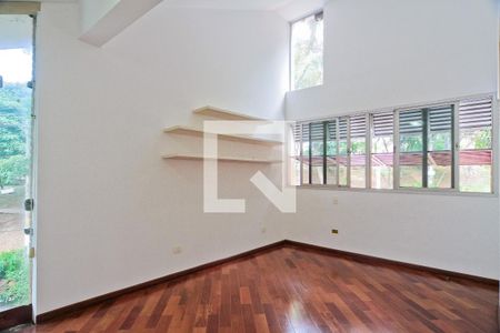 Casa para alugar com 650m², 4 quartos e 8 vagas Casa para alugar com 650m², 4 quartos e 8 vagasSuíte 2