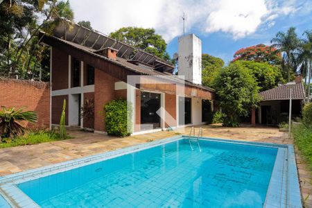 Casa para alugar com 650m², 4 quartos e 8 vagas Casa para alugar com 650m², 4 quartos e 8 vagasÁrea externa
