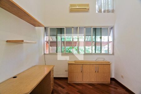 Casa para alugar com 650m², 4 quartos e 8 vagas Casa para alugar com 650m², 4 quartos e 8 vagasSuíte 4