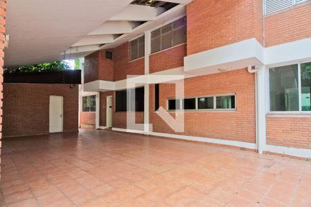 Casa para alugar com 650m², 4 quartos e 8 vagas Casa para alugar com 650m², 4 quartos e 8 vagasÁrea externa