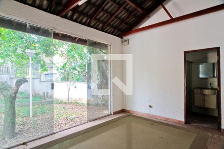 Casa para alugar com 650m², 4 quartos e 8 vagas Casa para alugar com 650m², 4 quartos e 8 vagasÁrea externa