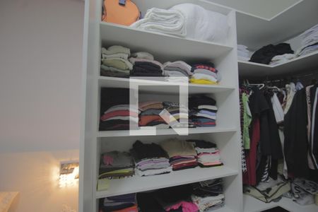 Casa à venda com 90m², 2 quartos e 4 vagasCloset