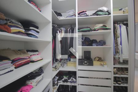Casa à venda com 90m², 2 quartos e 4 vagasCloset