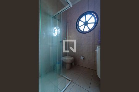 Casa para alugar com 420m², 5 quartos e 6 vagasBanheiro da Suíte 1