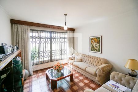 Sala de estar de casa para alugar com 3 quartos, 242m² em Guaiaúna, São Paulo