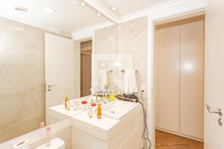 Apartamento à venda com 166m², 3 quartos e 3 vagas Apartamento à venda com 166m², 3 quartos e 3 vagasBanheiro da Suíte 1
