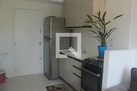 Sala/Cozinha/Área de Serviço de apartamento para alugar com 1 quarto, 27m² em Jardim Itacolomi, São Paulo