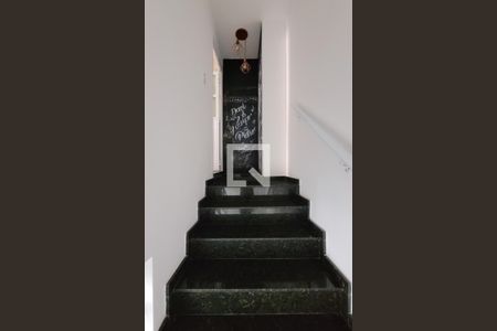 Apartamento à venda com 160m², 3 quartos e 2 vagasEscada