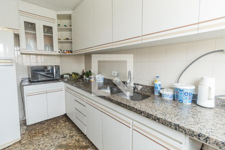 Apartamento à venda com 107m², 3 quartos e 2 vagas Apartamento à venda com 107m², 3 quartos e 2 vagasCozinha
