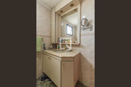 Apartamento à venda com 107m², 3 quartos e 2 vagas Apartamento à venda com 107m², 3 quartos e 2 vagasBanheiro da Suíte