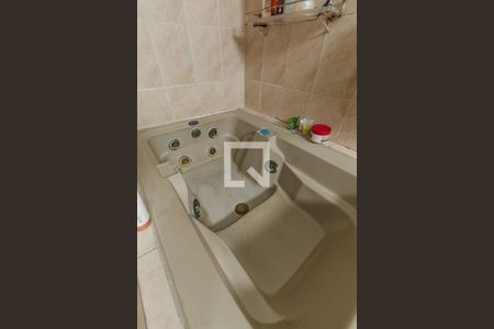 Apartamento à venda com 107m², 3 quartos e 2 vagas Apartamento à venda com 107m², 3 quartos e 2 vagasBanheiro da Suíte