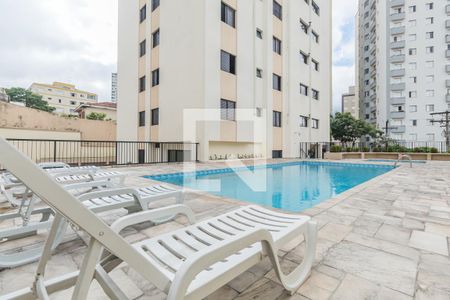 Apartamento à venda com 107m², 3 quartos e 2 vagas Apartamento à venda com 107m², 3 quartos e 2 vagasÁrea comum - Piscina