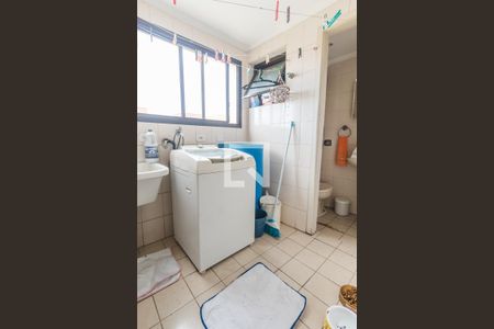 Apartamento à venda com 107m², 3 quartos e 2 vagas Apartamento à venda com 107m², 3 quartos e 2 vagasÁrea de Serviço