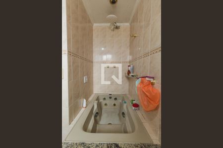 Apartamento à venda com 107m², 3 quartos e 2 vagas Apartamento à venda com 107m², 3 quartos e 2 vagasBanheiro da Suíte