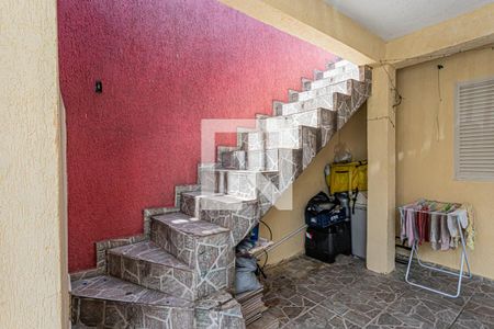 Casa à venda com 300m², 4 quartos e 1 vagaEscada