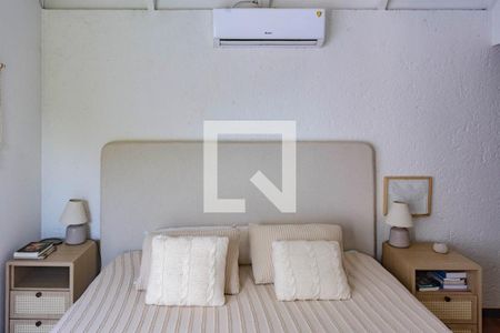 Suíte - Dormitório de casa para alugar com 3 quartos, 240m² em Campeche, Florianópolis