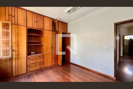 Casa à venda com 494m², 3 quartos e 4 vagasquarto 1