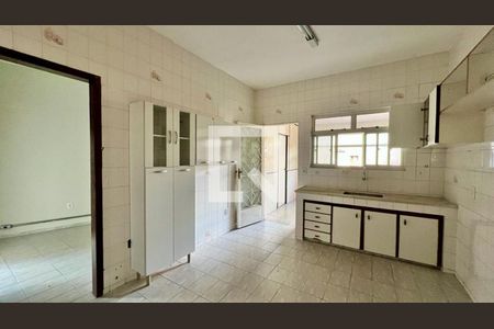 Casa à venda com 494m², 3 quartos e 4 vagascozinha