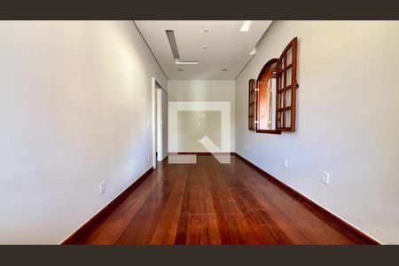 Casa à venda com 494m², 3 quartos e 4 vagassala 1