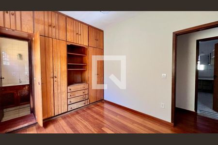 Casa à venda com 494m², 3 quartos e 4 vagasquarto 3