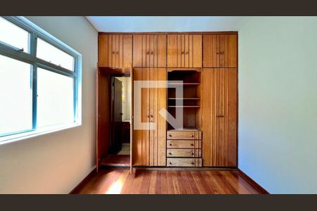 Casa à venda com 494m², 3 quartos e 4 vagasquarto 3