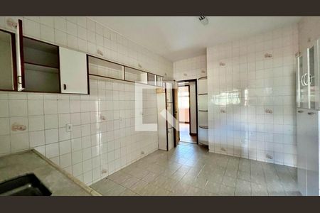 Casa à venda com 494m², 3 quartos e 4 vagasCozinha