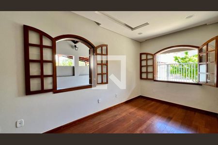 Casa à venda com 494m², 3 quartos e 4 vagassala 1