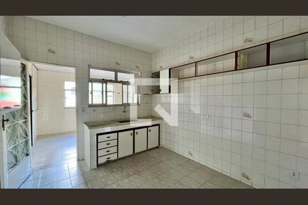 Casa à venda com 494m², 3 quartos e 4 vagascozinha