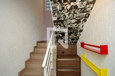 Escada - Acesso aos quartos de casa à venda com 3 quartos, 280m² em Taboão, São Bernardo do Campo
