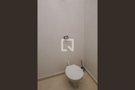 Casa à venda com 150m², 2 quartos e 2 vagas Casa à venda com 150m², 2 quartos e 2 vagasBanheiro